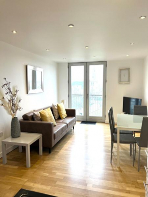 Town & Quiet - 1 Bed - Fast BBand - Free Parking